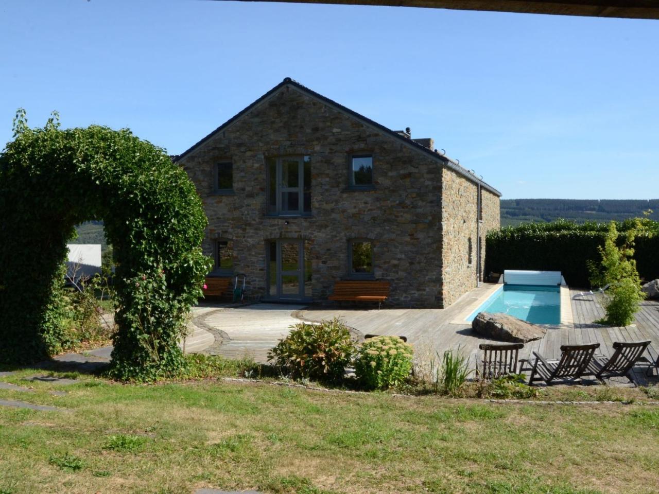 Gorgeous Holiday Home In Stoumont With Garden Exterior foto